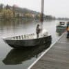 PonTOM® Wallerboot 7.00 bei der Wasserung am Werftsteg